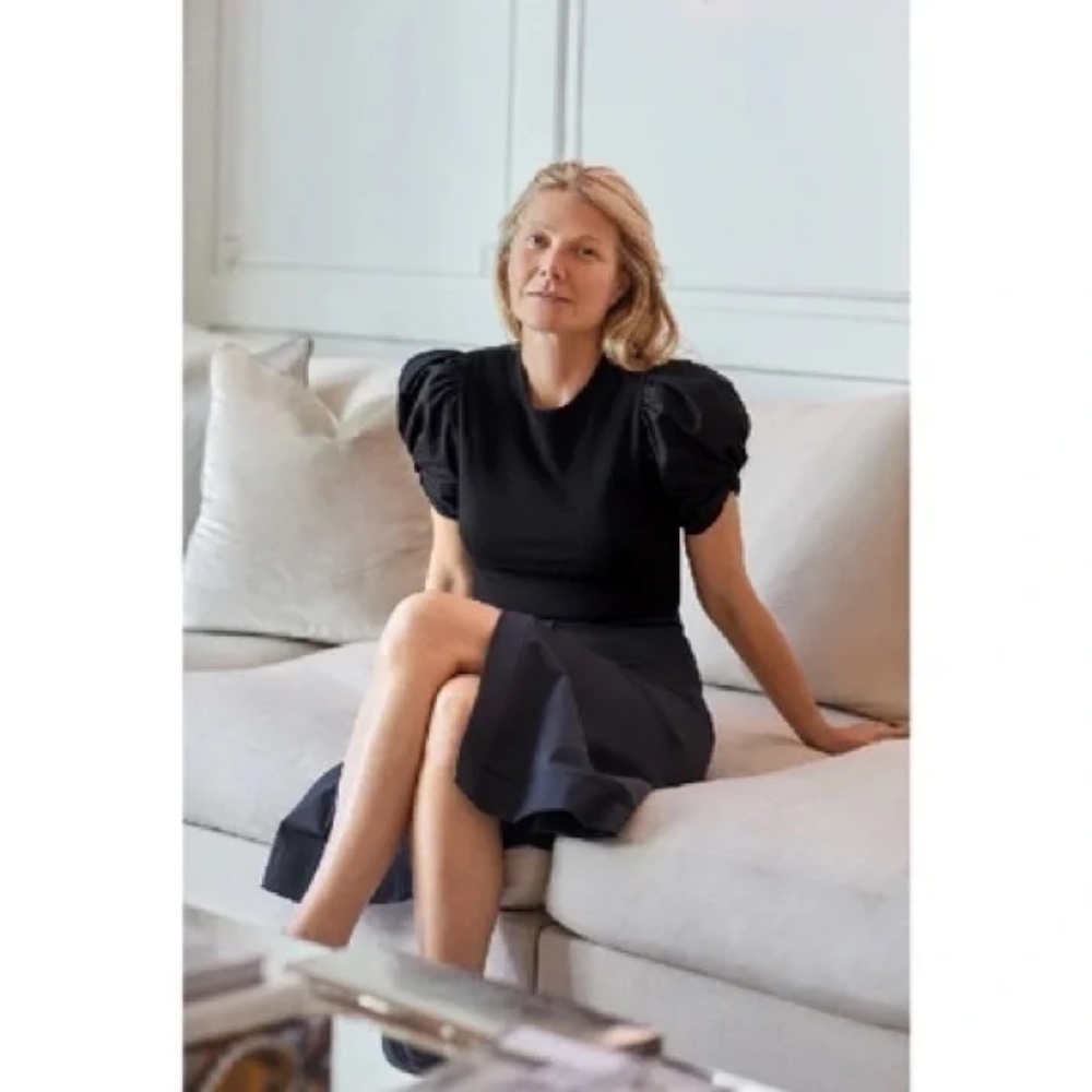 G. Label by Goop Christopher Navy T shirt with Puff Sleeve Size 4